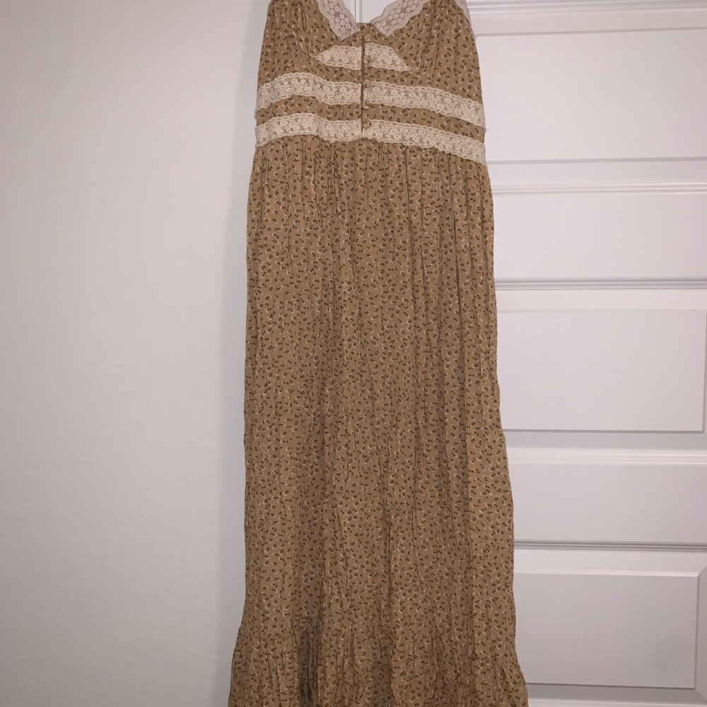 Floral Maxi Dress with Lace Detail